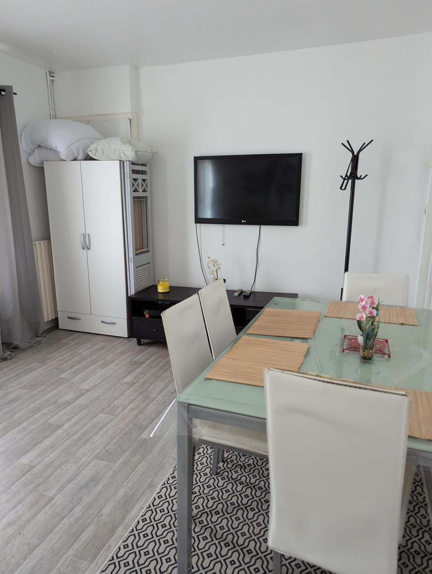 Barbusse Apartman Fleury-les-Aubrais Kültér fotó